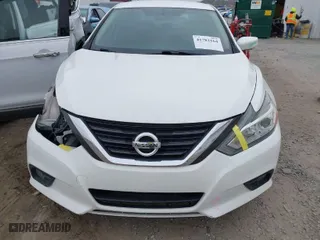 2018 Nissan Altima 2.5 S with VIN 1N4AL3AP5JC266306, listed as a IAAI auction lot 41782164 with 221,717 mi miles. Bid and sale history available at carsss.com. Image 13.