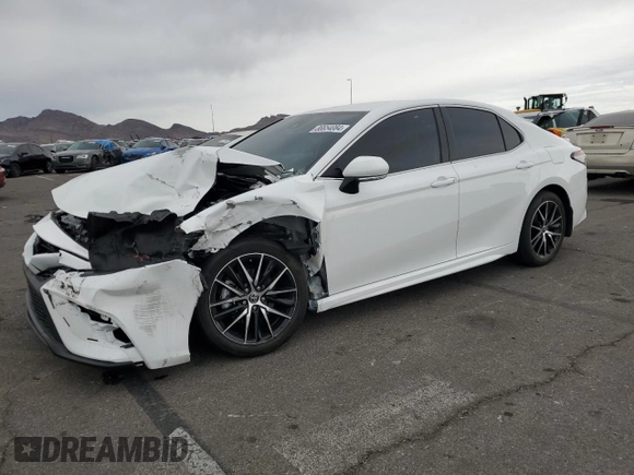 2024 Toyota Camry SE with VIN 4T1G11AK3RU844763, listed as a Copart auction lot 86654084 with 9,822 mi miles and Salvage Title. Bid and sale history available at carsss.com. Image 1.