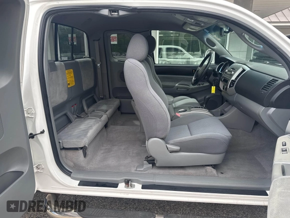 2008 Toyota Tacoma z VIN 5TEUU42N58Z487696, wystawiony jako IAAI lot #42355037 z przebiegiem 147 944 mil mil oraz . Historia ofert i sprzedaży dostępna na DreamBid. Obrazek 8.