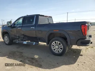 2020 GMC Sierra 2500HD Denali z VIN 1GT49REY7LF110457, wystawiony jako Copart lot #51105705 z przebiegiem 108 299 mil mil oraz Szkoda całkowita • Salvage title. Historia ofert i sprzedaży dostępna na DreamBid. Obrazek 2.