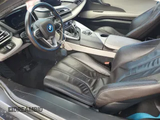 2016 BMW i8 z VIN WBY2Z2C56GV674957, wystawiony jako Copart lot #67001083 z przebiegiem 84 263 mil mil oraz . Historia ofert i sprzedaży dostępna na DreamBid. Obrazek 7.