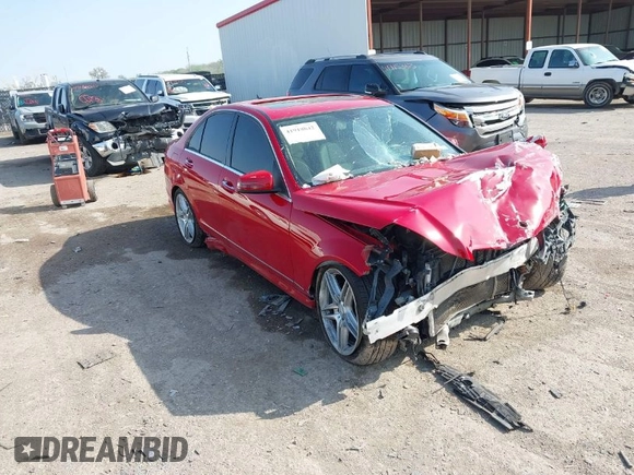 2013 Mercedes-Benz C-Class C 350 Sport with VIN WDDGF5HB4DR263566, listed as a IAAI auction lot 41918842 with 128,997 mi miles. Bid and sale history available at carsss.com. Image 1.