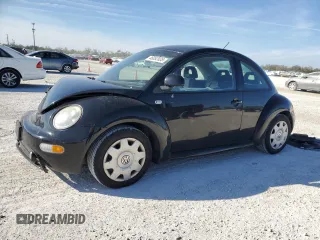 2000 Volkswagen Beetle GLS with VIN 3VWCA21C2YM431444, listed as a Copart auction lot 46052035 with 126,792 mi miles and Non Repairable. Bid and sale history available at DreamBid. Image 1.