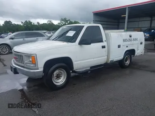 2000 GMC Sierra 3500 z VIN 1GDGC34R1YF451961, wystawiony jako IAAI lot #42246911 z przebiegiem 192 926 mil mil oraz . Historia ofert i sprzedaży dostępna na DreamBid. Obrazek 2.