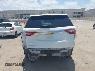 2020 Chevrolet Traverse LS z VIN 1GNERFKW0LJ144119, wystawiony jako IAAI lot #42561910 z przebiegiem 136 035 mil mil oraz . Historia ofert i sprzedaży dostępna na DreamBid. Obrazek 16.