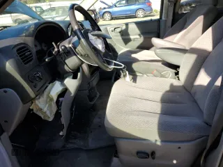 2007 Chrysler Town & Country LWB Touring with VIN 2A4GP54LX7R185132, listed as a Copart auction lot 85721084 with 186,950 mi miles and Salvage Title. Bid and sale history available at carsss.com. Image 7.