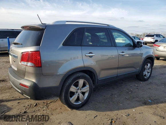 2013 Kia Sorento EX with VIN 5XYKUDA63DG371371, listed as a Copart auction lot 85863984 with 180,749 mi miles and Clean Title. Bid and sale history available at carsss.com. Image 3.