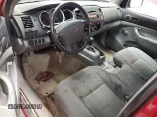 2008 Toyota Tacoma z VIN 5TENX22N68Z493183, wystawiony jako Copart lot #56696395 z przebiegiem 170 249 mil mil oraz Czysty tytuł • Clean title. Historia ofert i sprzedaży dostępna na DreamBid. Obrazek 8.