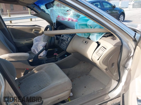 1998 Honda Accord LX z VIN 1HGCG5642WA268665, wystawiony jako IAAI lot #42183420 z przebiegiem 254 417 mil mil oraz . Historia ofert i sprzedaży dostępna na DreamBid. Obrazek 5.