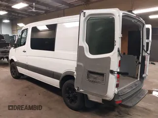 2014 Mercedes-Benz Sprinter Crew with VIN WD4PE7DC4E5865728, listed as a IAAI auction lot 41782214 with 125,193 mi miles. Bid and sale history available at carsss.com. Image 3.