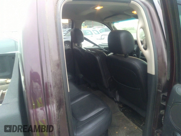 2005 Dodge 3500 SLT z VIN 3D7LS38C65G768954, wystawiony jako IAAI lot #40947309 z przebiegiem 262 829 mil mil oraz . Historia ofert i sprzedaży dostępna na DreamBid. Obrazek 8.
