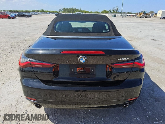 2024 BMW 4 Series 430i z VIN WBA23AT04RCR69424, wystawiony jako Copart lot #56997125 z przebiegiem 25 141 mil mil oraz Tytuł czysty. Historia ofert i sprzedaży dostępna na DreamBid. Obrazek 6.