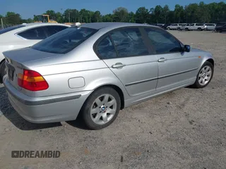 2004 BMW 3 Series 325i z VIN WBAET37494NJ95447, wystawiony jako IAAI lot #42350519 z przebiegiem 220 829 mil mil oraz . Historia ofert i sprzedaży dostępna na DreamBid. Obrazek 4.
