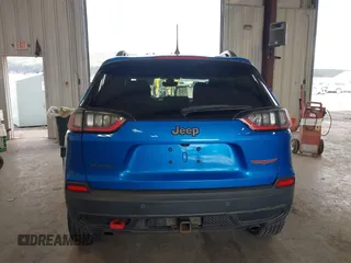 2019 Jeep Cherokee Trailhawk with VIN 1C4PJMBX0KD168097, listed as a IAAI auction lot 41787878 with 39,163 mi miles and . Bid and sale history available at DreamBid. Image 16.