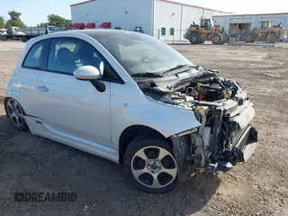2014 FIAT 500e с VIN 3C3CFFGE1ET173007, выставлен на аукционе IAAI как лот 42867076 с пробегом Не указан миль и . История ставок и продаж доступна на DreamBid. Изображение 1.