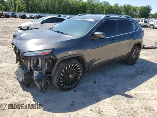 2017 Jeep Cherokee Latitude with VIN 1C4PJLCB8HW640881, listed as a Copart auction lot 57718415 with 185,761 mi miles and Salvage title. Bid and sale history available at DreamBid. Image 1.