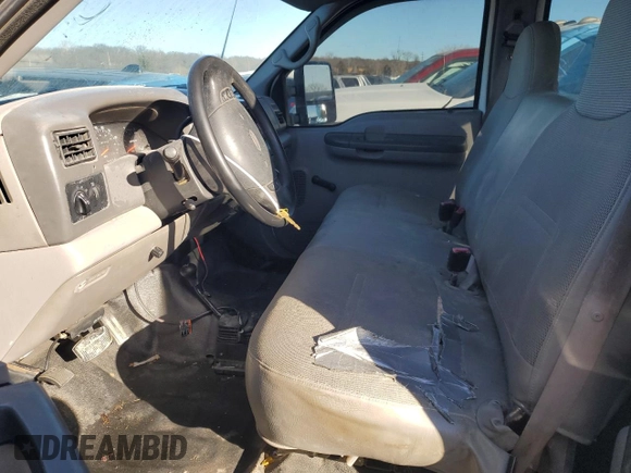 2000 Ford F-350 XL with VIN 1FTSW31F6YEC96409, listed as a Copart auction lot 42994345 with 334,310 mi miles and Salvage title. Bid and sale history available at DreamBid. Image 7.