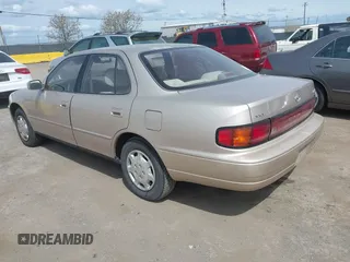 1993 Toyota Camry LE with VIN JT2SK12E6P0122365, listed as a IAAI auction lot 41977260 with 162,971 mi miles. Bid and sale history available at carsss.com. Image 3.