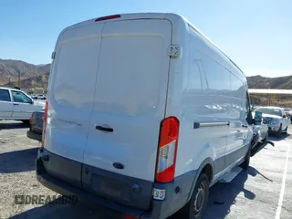 2016 Ford Transit z VIN 1FTYE2CM6GKA15762, wystawiony jako IAAI lot #41338363 z przebiegiem Nie podano mil oraz . Historia ofert i sprzedaży dostępna na DreamBid. Obrazek 16.