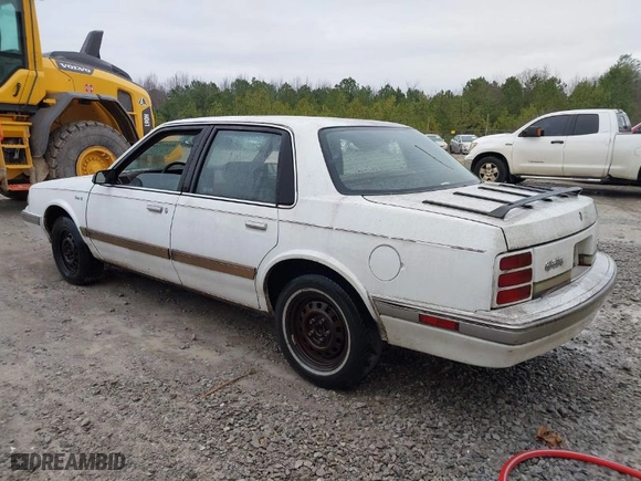 1996 Oldsmobile Ciera 1SA + VX5 with VIN 1G3AJ55M0T6300276, listed as a IAAI auction lot 41157740 with NaN miles. Bid and sale history available at carsss.com. Image 3.