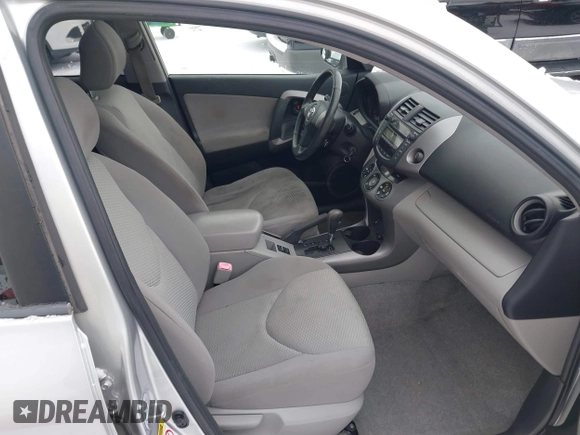 2006 Toyota RAV4 Limited with VIN JTMBK31V065012644, listed as a IAAI auction lot 41164316 with 215,149 mi miles. Bid and sale history available at carsss.com. Image 5.