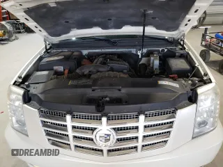 2009 Cadillac Escalade z VIN 1GYFK43569R209961, wystawiony jako Copart lot #54011705 z przebiegiem 143 894 mil mil oraz Czysty tytuł • Clean title. Historia ofert i sprzedaży dostępna na DreamBid. Obrazek 12.