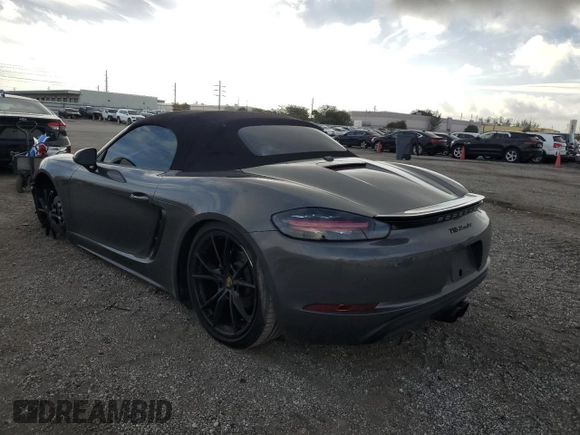 2017 Porsche 718 Boxster z VIN WP0CA2A8XHS221955, wystawiony jako Copart lot #39600404 z przebiegiem 52 979 mil mil oraz . Historia ofert i sprzedaży dostępna na DreamBid. Obrazek 2.