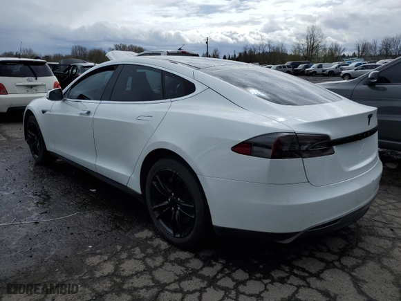 2013 Tesla Model S with VIN 5YJSA1CG3DFP16662, listed as a Copart auction lot 51140865 with 105211 miles and Salvage Title. Bid and sale history available at carsss.com. Image 2.