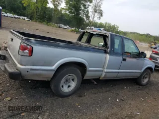 1994 GMC Sonoma with VIN 1GTCS19Z4RK505197, listed as a Copart auction lot 70470204 with 425,937 mi miles and Non Repairable. Bid and sale history available at carsss.com. Image 3.