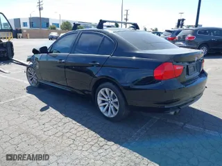 2011 BMW 3 Series 328i xDrive with VIN WBAPK5G56BNN30693, listed as a IAAI auction lot 41344589 with 1 mi miles. Bid and sale history available at carsss.com. Image 3.