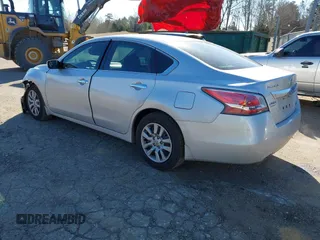 2014 Nissan Altima 2.5 S with VIN 1N4AL3AP3EC124848, listed as a IAAI auction lot 41406330 with 205,110 mi miles. Bid and sale history available at carsss.com. Image 3.