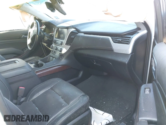 2019 GMC Yukon XL SLT with VIN 1GKS1GKC1KR335082, listed as a IAAI auction lot 41652504 with 135,824 mi miles. Bid and sale history available at carsss.com. Image 5.