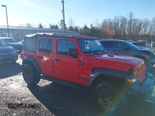 2020 Jeep Wrangler Unlimited Sport S с VIN 1C4HJXDG2LW341045, выставлен на аукционе IAAI как лот 41208571 с пробегом 121 244 миль миль и . История ставок и продаж доступна на DreamBid. Изображение 1.