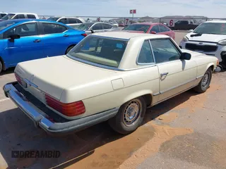 1981 Mercedes-Benz 380 380SL with VIN WDBBA45A0BB004442, listed as a IAAI auction lot 42124354 with 177,453 mi miles. Bid and sale history available at carsss.com. Image 4.