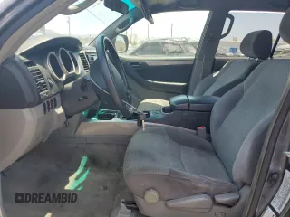 2005 Toyota 4Runner SR5 z VIN JTEZU14R350046659, wystawiony jako Copart lot #61678825 z przebiegiem 256 775 mil mil oraz Czysty tytuł • Clean title. Historia ofert i sprzedaży dostępna na DreamBid. Obrazek 7.