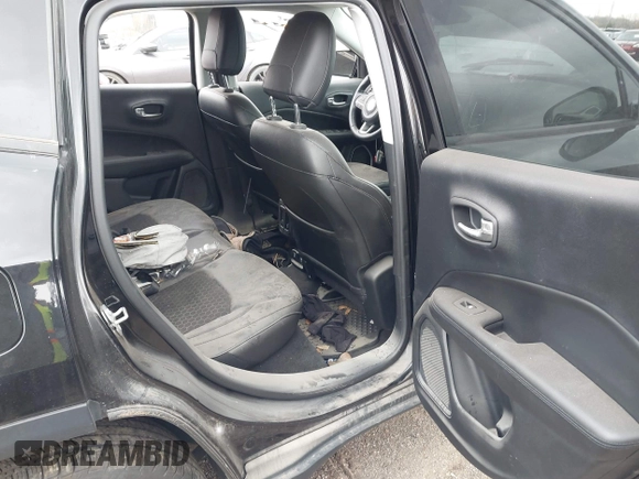 2018 Jeep Compass Altitude with VIN 3C4NJDBB3JT453154, listed as a IAAI auction lot 41967510 with Not Provided miles and . Bid and sale history available at carsss.com. Image 8.