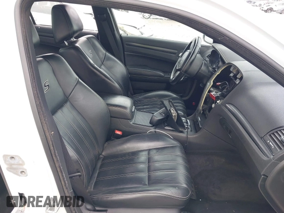 2016 Chrysler 300 300S with VIN 2C3CCAGG2GH261802, listed as a IAAI auction lot 41547415 with 77,046 mi miles. Bid and sale history available at carsss.com. Image 5.