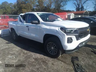 2024 Chevrolet Colorado 2WD LT with VIN 1GCPSCEKXR1255752, listed as a IAAI auction lot 40898978 with 100 mi miles. Bid and sale history available at carsss.com. Image 1.