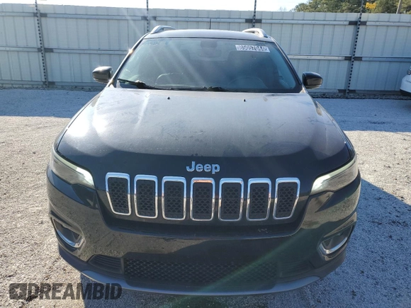 2019 Jeep Cherokee Limited with VIN 1C4PJLDN0KD119990, listed as a Copart auction lot 85057044 with 59,052 mi miles and Clean Title. Bid and sale history available at DreamBid. Image 5.