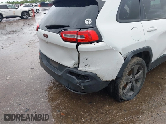 2017 Jeep Cherokee Latitude z VIN 1C4PJLCBXHW578514, wystawiony jako IAAI lot #42177673 z przebiegiem 125 030 mil mil oraz . Historia ofert i sprzedaży dostępna na DreamBid. Obrazek 6.