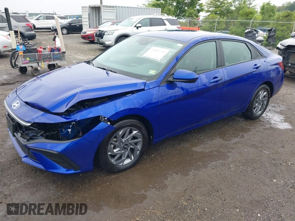 2024 Hyundai Elantra SEL z VIN KMHLM4DG2RU749447, wystawiony jako IAAI lot #42603791 z przebiegiem 9 904 mil mil oraz . Historia ofert i sprzedaży dostępna na DreamBid. Obrazek 18.