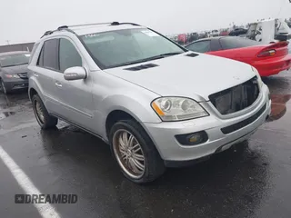 2007 Mercedes-Benz M 320 CDI z VIN 4JGBB22E17A211845, wystawiony jako IAAI lot #41484363 z przebiegiem 170 170 mil mil oraz . Historia ofert i sprzedaży dostępna na DreamBid. Obrazek 1.
