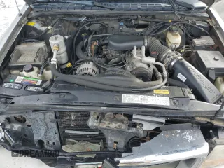 2001 GMC Jimmy SLE with VIN 1GKDT13W512196056, listed as a Copart auction lot 46338225 with 205,918 mi miles and Salvage Title. Bid and sale history available at carsss.com. Image 13.
