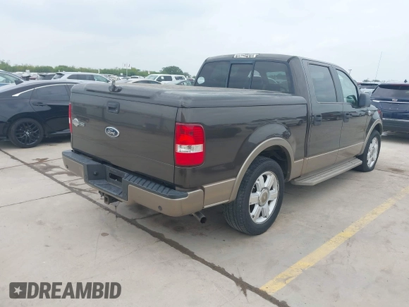 2005 Ford F-150 XLT z VIN 1FTPW12515KE76541, wystawiony jako IAAI lot #42144856 z przebiegiem 239 039 mil mil oraz . Historia ofert i sprzedaży dostępna na DreamBid. Obrazek 4.