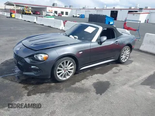 2018 FIAT 124 Spider Classica z VIN JC1NFAEK3J0137856, wystawiony jako IAAI lot #41959793 z przebiegiem 49 513 mil mil oraz . Historia ofert i sprzedaży dostępna na DreamBid. Obrazek 17.