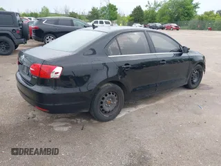 2013 Volkswagen Jetta SE с VIN 3VWDP7AJXDM359918, выставлен на аукционе IAAI как лот 42551690 с пробегом 187 957 миль миль и . История ставок и продаж доступна на DreamBid. Изображение 4.