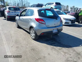 2011 Mazda 2 Sport z VIN JM1DE1HY2B0105631, wystawiony jako IAAI lot #41858190 z przebiegiem 188 253 mil mil oraz . Historia ofert i sprzedaży dostępna na DreamBid. Obrazek 3.