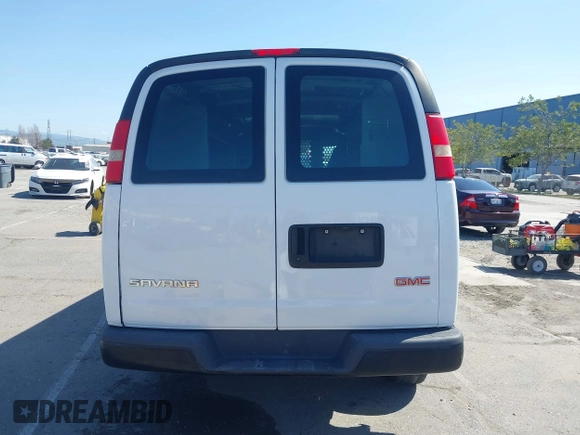 2007 GMC Savana Cargo with VIN 1GTGG25V471229750, listed as a IAAI auction lot 41851956 with 277,390 mi miles. Bid and sale history available at carsss.com. Image 16.