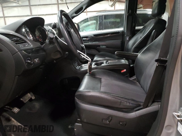 2014 Chrysler Town & Country S with VIN 2C4RC1HG0ER109089, listed as a Copart auction lot 49243395 with 117,568 mi miles and Clean Title. Bid and sale history available at carsss.com. Image 7.