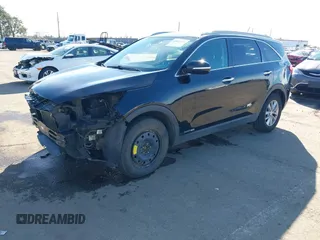 2016 Kia Sorento LX with VIN 5XYPGDA5XGG175646, listed as a IAAI auction lot 41637173 with 186,922 mi miles. Bid and sale history available at carsss.com. Image 2.